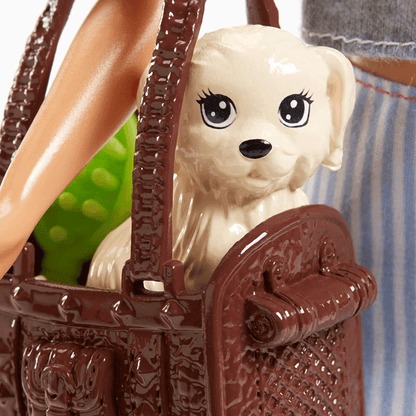 FPR48 BARBIE DOLL WITH ACC